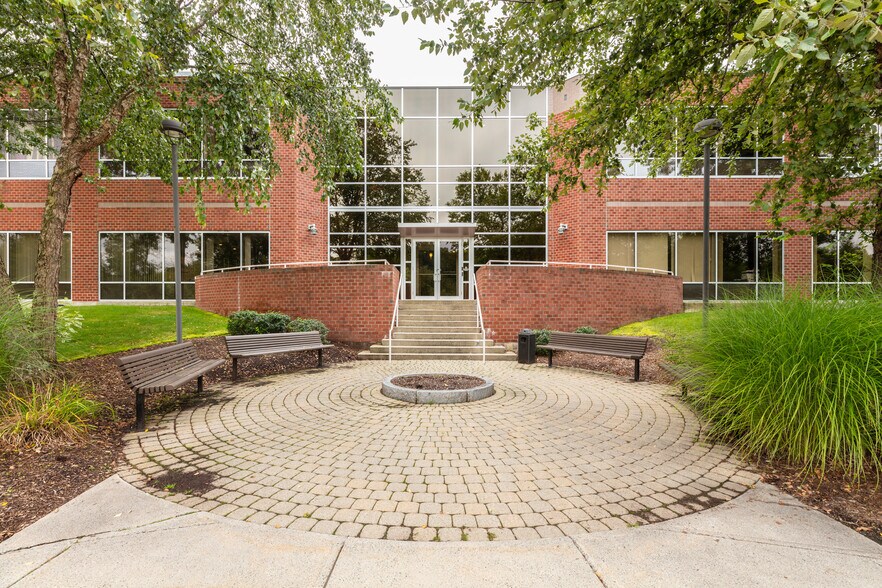 More Photos Of 35 New England Business Center Dr, Andover Office For Lease