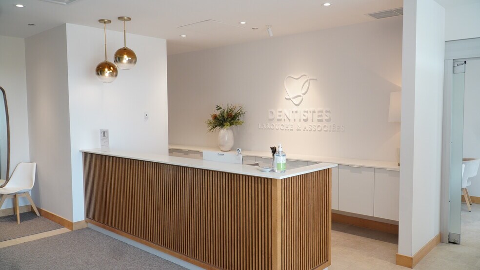 More Photos Of 556 de Mortagne, Boucherville Medical For Sale