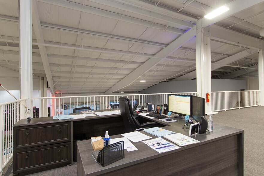 More Photos Of 1435 Paramount Dr, Huntsville Freestanding For Sale