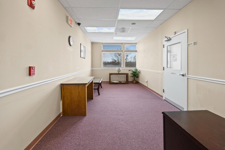 More Photos Of 1374 Whitehorse Hamilton Square Rd, Hamilton Office For Sale