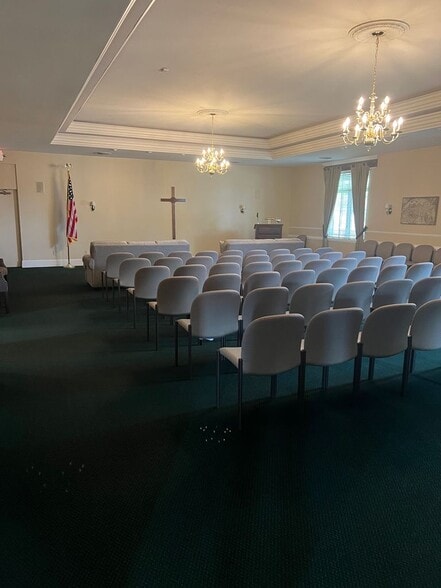 More Photos Of 6825 Weaver Rd, Rockford Funeral Home For Sale