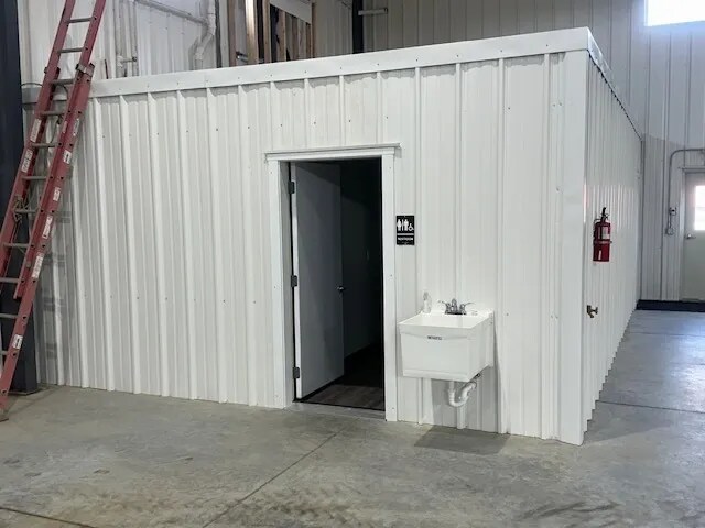More Photos Of 1095 Ruud Trl, Hartford Industrial For Lease