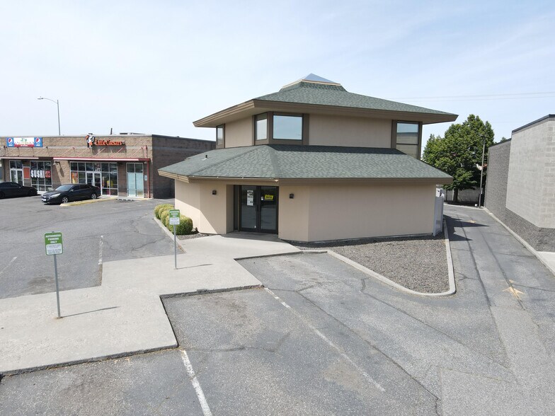 Primary Photo Of 2626 W Kennewick Ave, Kennewick Office For Lease