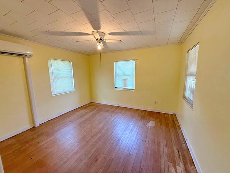 More Photos Of 5514 SE Hames Rd, Belleview Office Residential For Sale