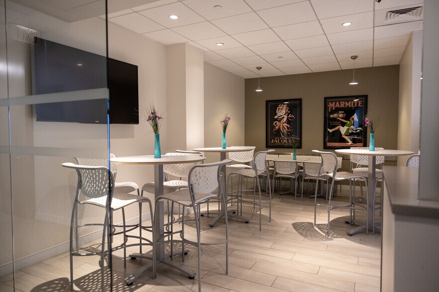 More Photos Of 111 Speen St, Framingham Office For Lease