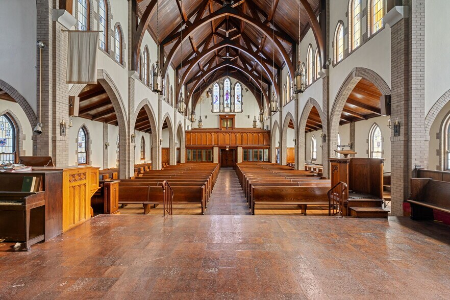 More Photos Of 318 E 74th St, Chicago Specialty For Sale