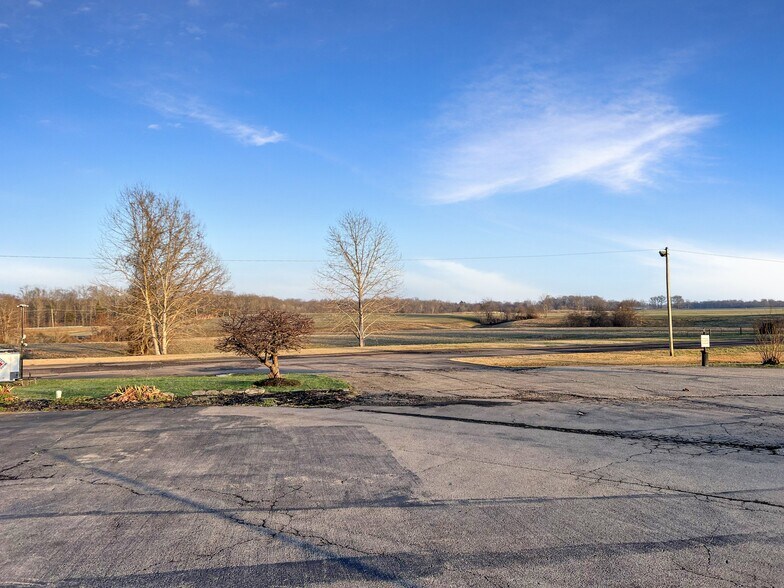 More Photos Of 2982 Harvey Bowden Rd, Paris Winery Vineyard For Sale