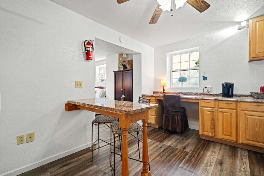 More Photos Of 108 N Main St, Ellijay Storefront Retail Residential For Sale