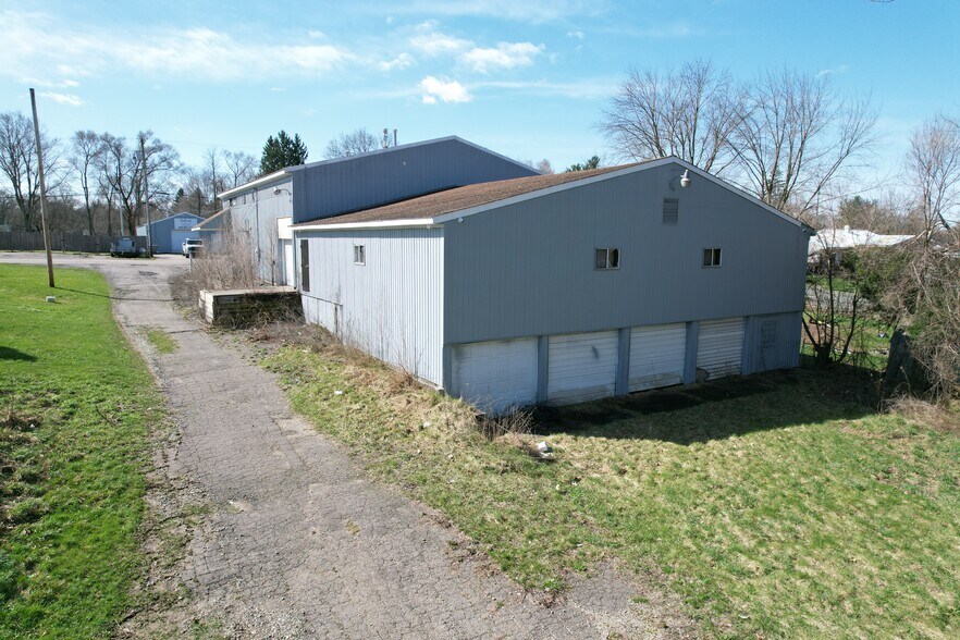 More Photos Of 110 Creekview Dr, Battle Creek General Retail For Sale