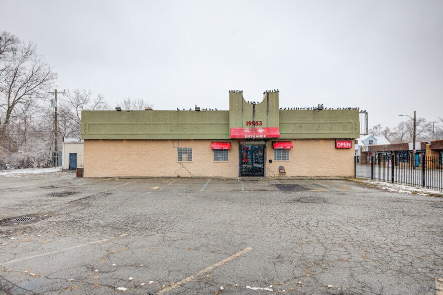 More Photos Of 19953 Conant St, Detroit Medical For Sale