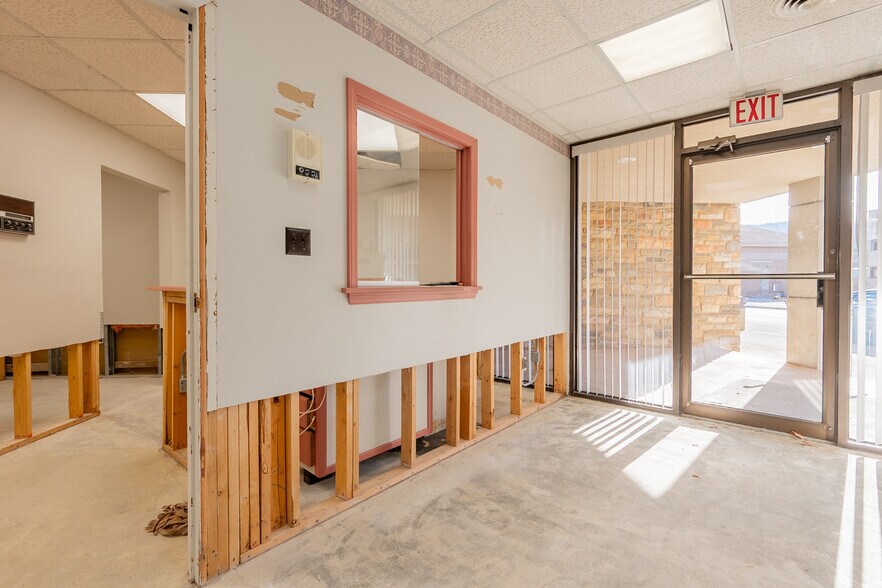 More Photos Of 65 E Main St, Pulaski Office For Sale