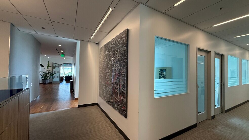 More Photos Of 243 N Canon Dr, Beverly Hills Office For Lease