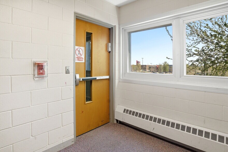 More Photos Of 6541 16TH Ave S, Richfield Schools For Lease