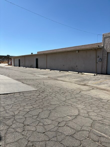 More Photos Of 142 E Avenue I, Lancaster Auto Repair For Lease