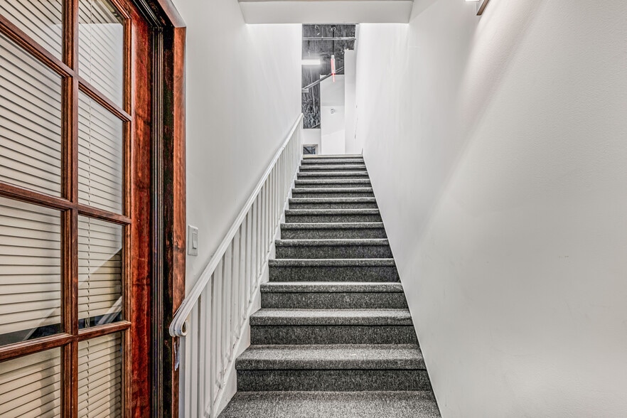 More Photos Of 162-20 77th Rd, Flushing Light Manufacturing For Sale