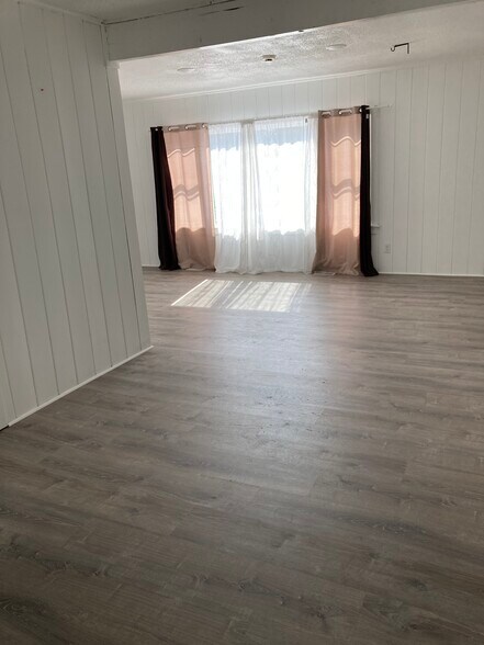 More Photos Of 736 N Washington St, Naperville Loft Creative Space For Lease