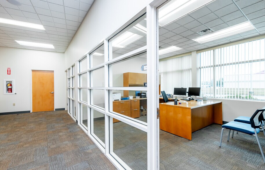 More Photos Of 157 Eastbrooke Ct, Mt Washington Bank For Sale