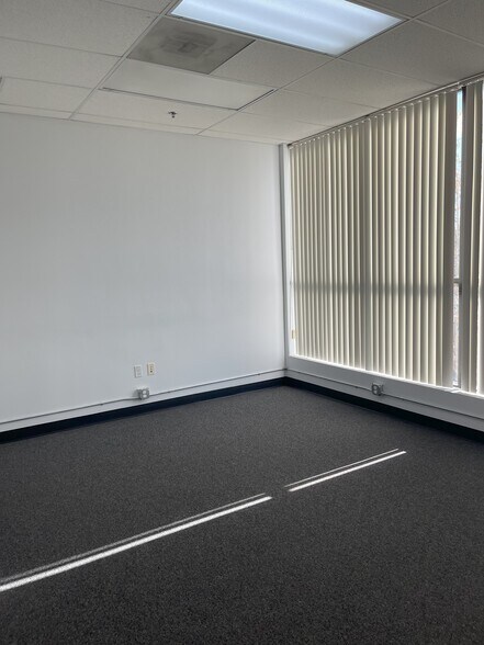 More Photos Of 5500-5510 S Soto St, Vernon Warehouse For Sale