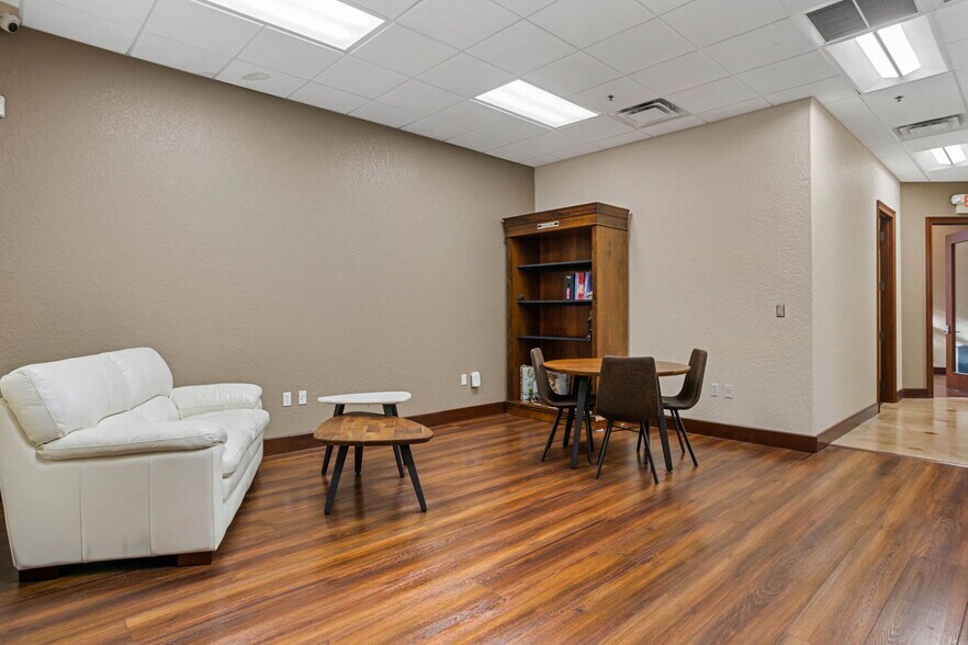 More Photos Of 8810 Commodity Cir, Orlando Coworking Space
