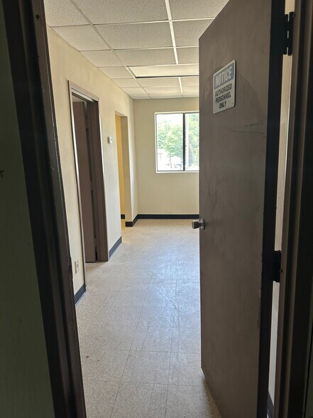 More Photos Of 866 Davis Dr Se, Conyers Truck Terminal For Lease