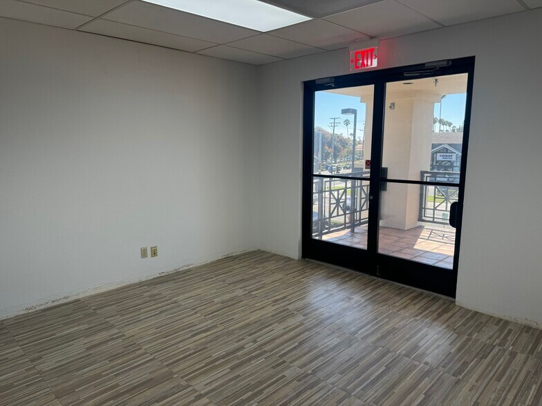 More Photos Of 730 S Pacific Coast Hwy, Redondo Beach Office For Lease