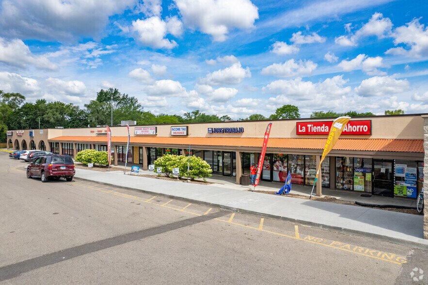 More Photos Of 1160-1204 E Dundee Rd, Palatine General Retail For Lease