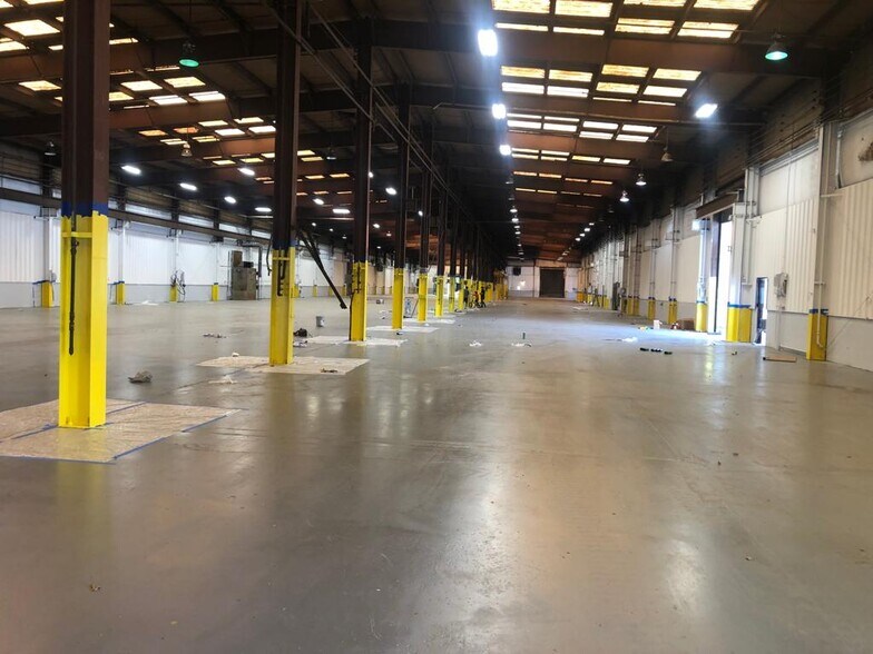 More Photos Of 417 N Arch St, Milton Warehouse For Lease