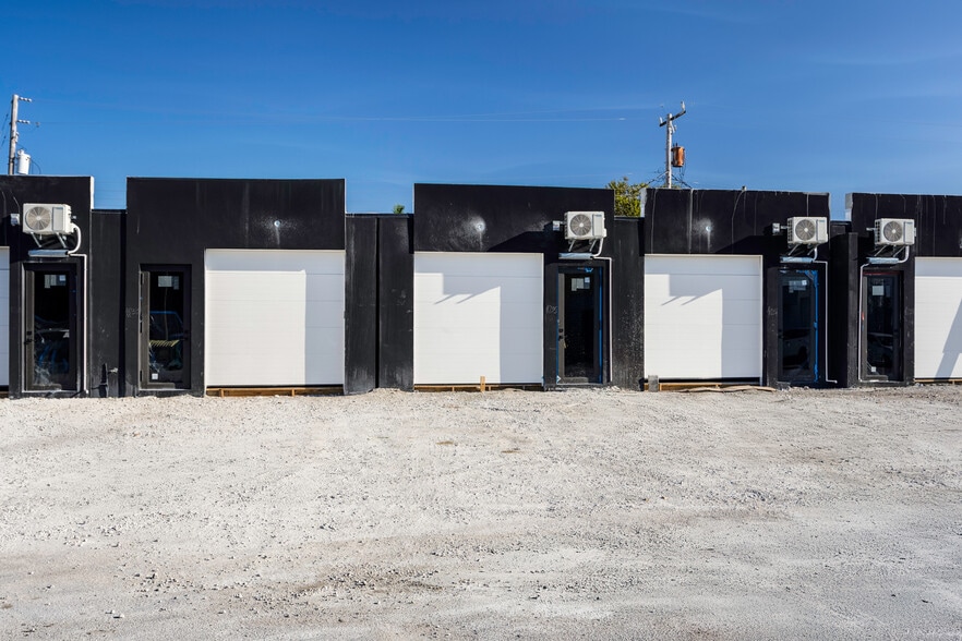 More Photos Of 1036 NE 44th Pl, Oakland Park Warehouse For Sale