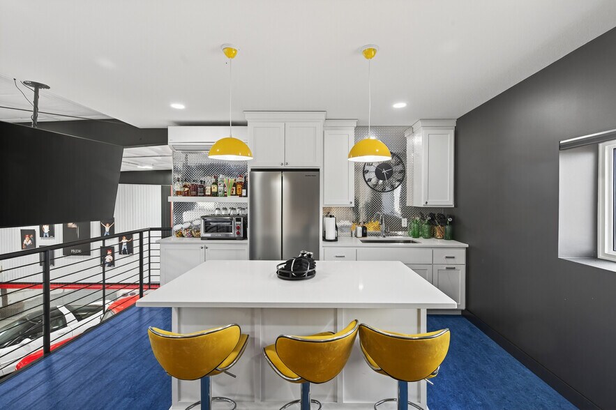 More Photos Of 663 Valerie Ave, Hudson Specialty For Sale