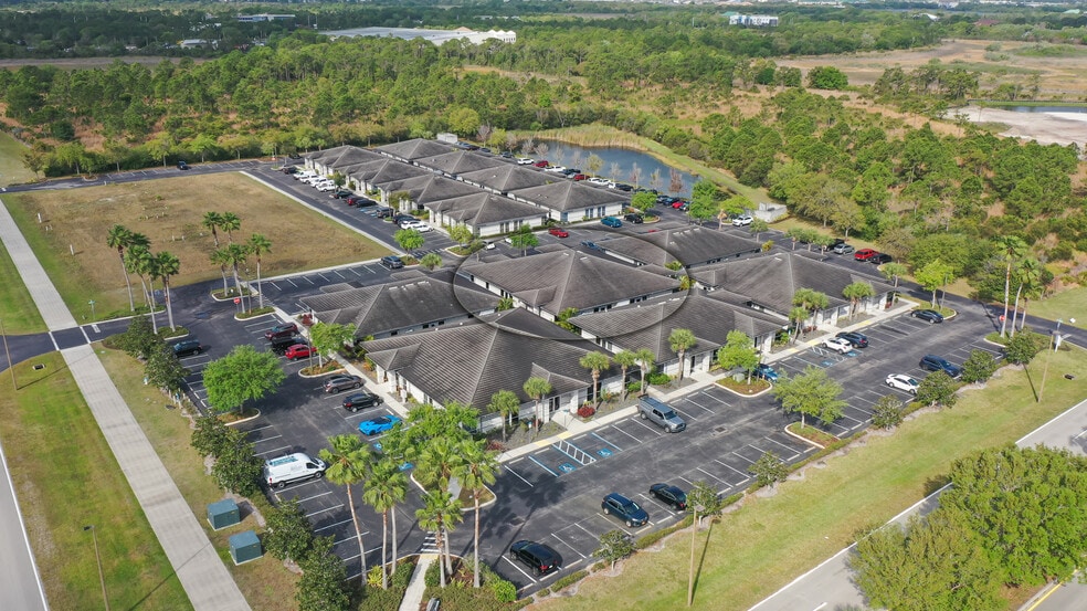 More Photos Of 7316-7320 Delainey Ct E, Sarasota Office Residential For Sale