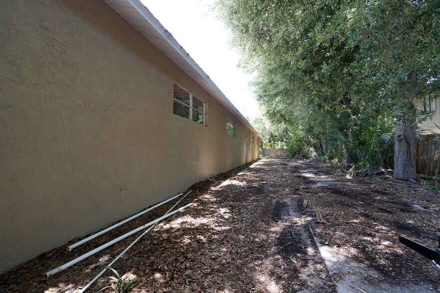 More Photos Of 1112 Whitfield Ave, Sarasota Industrial For Sale
