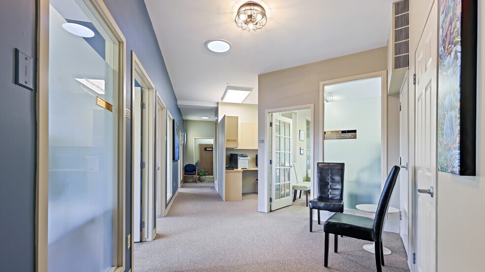 More Photos Of 76 Skyline Cres NE, Calgary Office For Sale