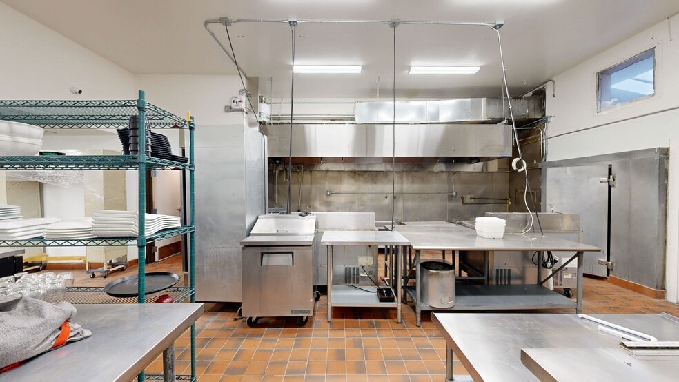 More Photos Of 355-357 Grand Ave, Oakland Storefront Retail Office For Lease