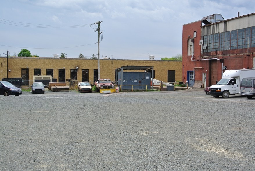 More Photos Of 4700 N 5th Street Hwy, Temple Warehouse For Lease