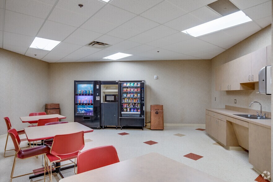 More Photos Of 1270 Northland Dr, Mendota Heights Medical For Lease