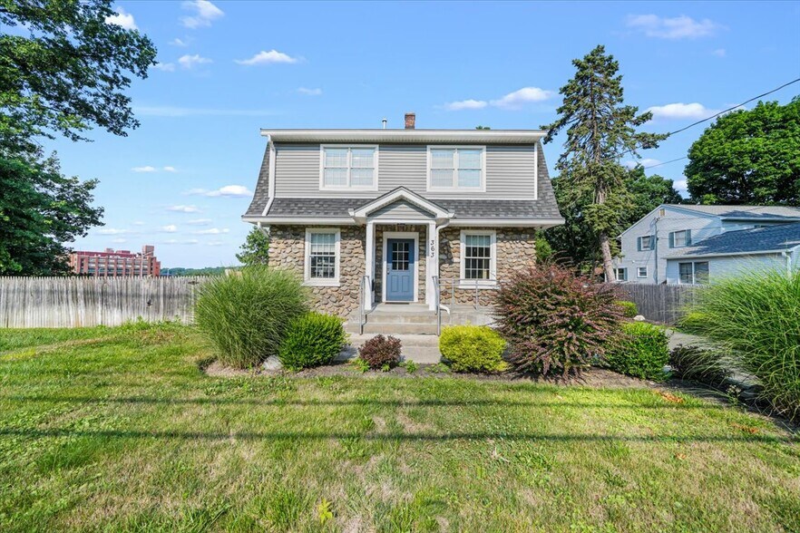 More Photos Of 363 S Middletown Rd, Nanuet Flex For Sale