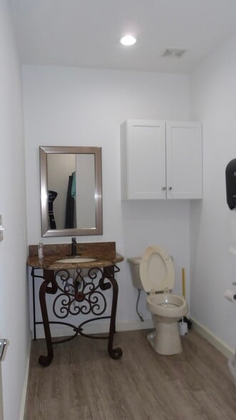 More Photos Of 1906 E Tyler Ave, Harlingen Loft Creative Space For Sale