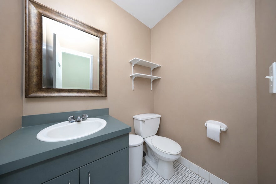 More Photos Of 8510 Bay 16th St, Brooklyn Office For Sale