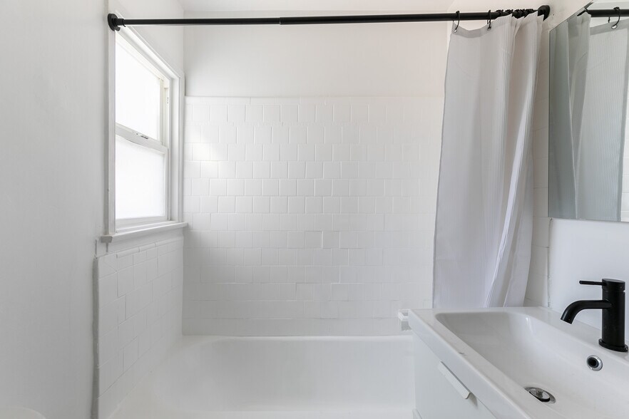 More Photos Of 2243-2245 S Ridgeley Dr, Los Angeles Apartments For Sale