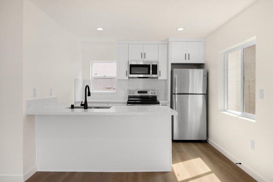 More Photos Of 102 E Avenida San Gabriel, San Clemente Multifamily For Sale