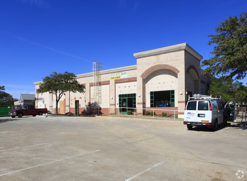 More Photos Of 9761 Great Hills Trl, Austin Freestanding For Lease