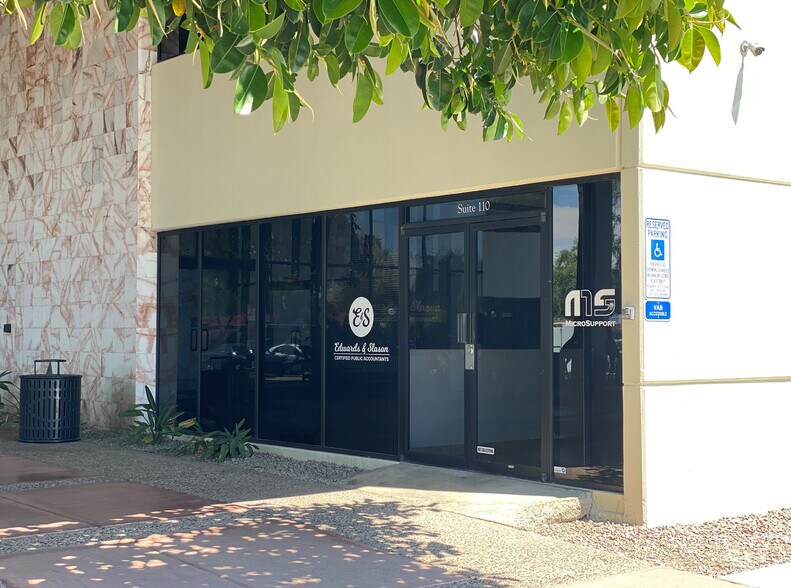 More Photos Of 2633 E Indian School Rd, Phoenix Office For Lease