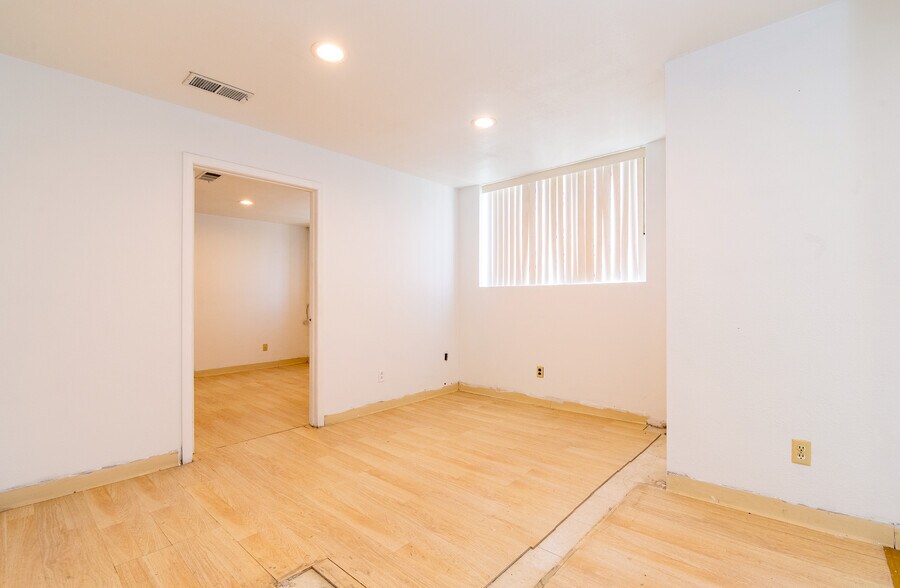 More Photos Of 11810-11812 Greenstone Ave, Santa Fe Springs Manufacturing For Sale