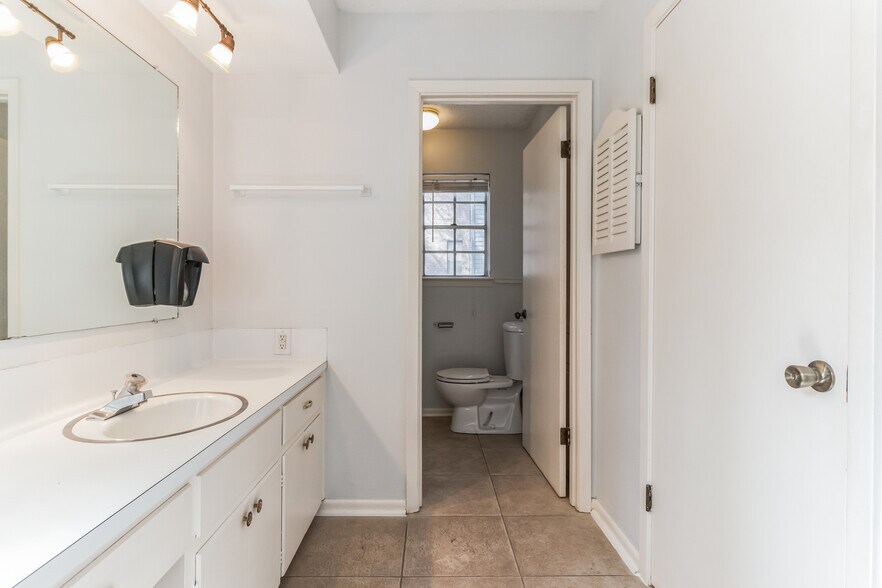 More Photos Of 1704 San Antonio St, Austin Office For Lease