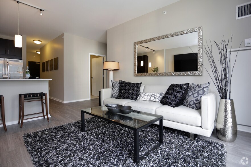 More Photos Of 123 N Desplaines St, Chicago Apartments For Lease