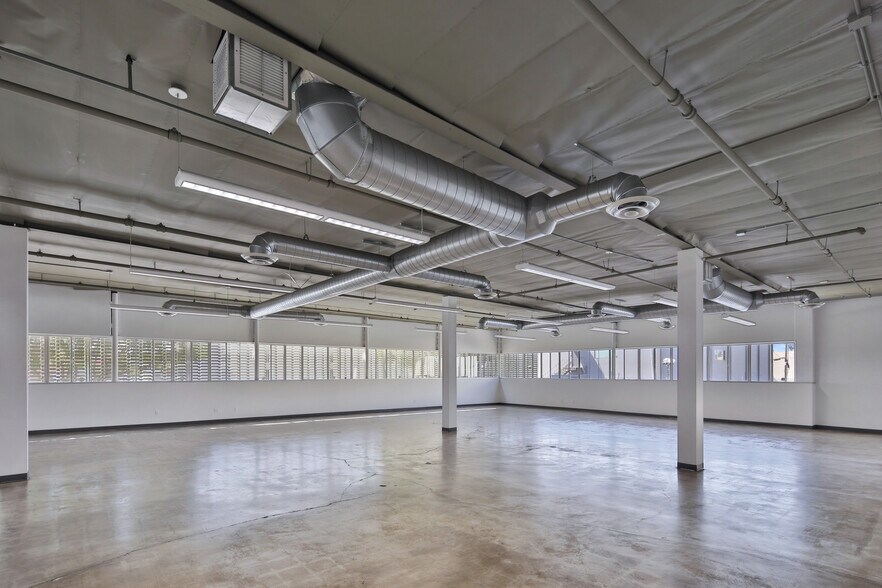 More Photos Of 6623-6625 Washington Blvd, Los Angeles Warehouse For Lease