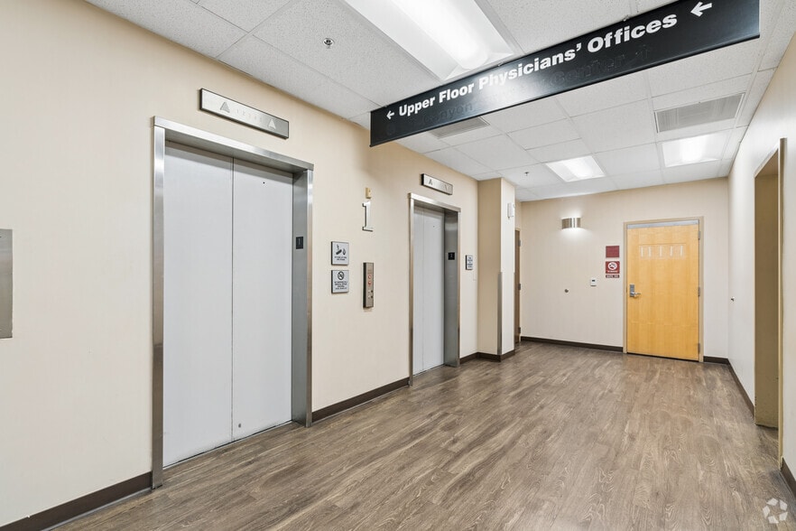 More Photos Of 6036 N 19th Ave, Phoenix Medical For Sale