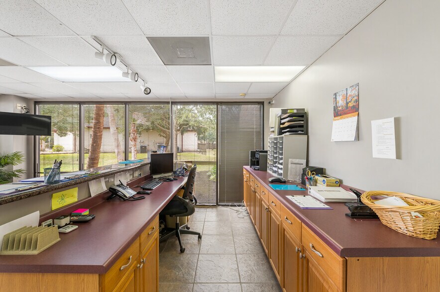 More Photos Of 3480 W Main St, League City Medical For Sale