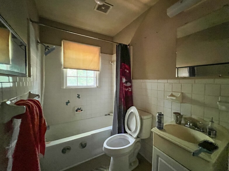 More Photos Of 144 Nottingham Dr, Forest City Apartments For Sale