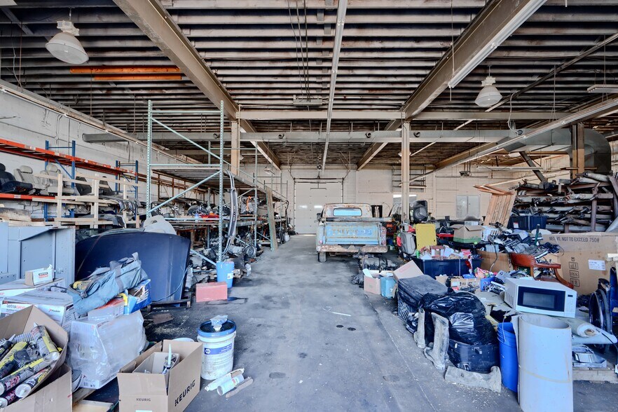 More Photos Of 712 Brown St, Salisbury Auto Repair For Sale